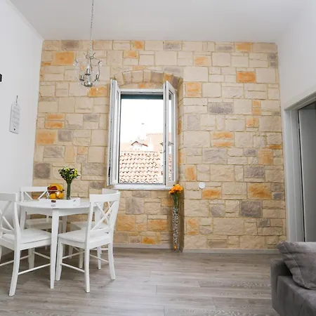 Lucena Apartman